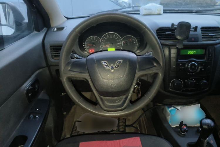 Used Wuling Hongguang 2015 1.2L S Base Model China V Standard Steering Wheel