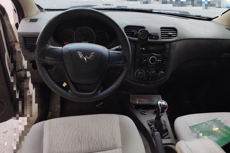 Used Wuling Hongguang 2015 1.2L S Base Model China V Standard Steering Wheel