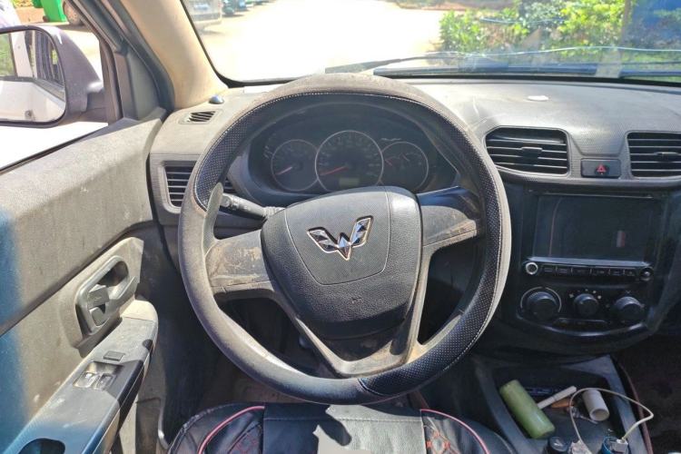 Used Wuling Hongguang 2015 1.2L S Base Model China IV Steering Wheel