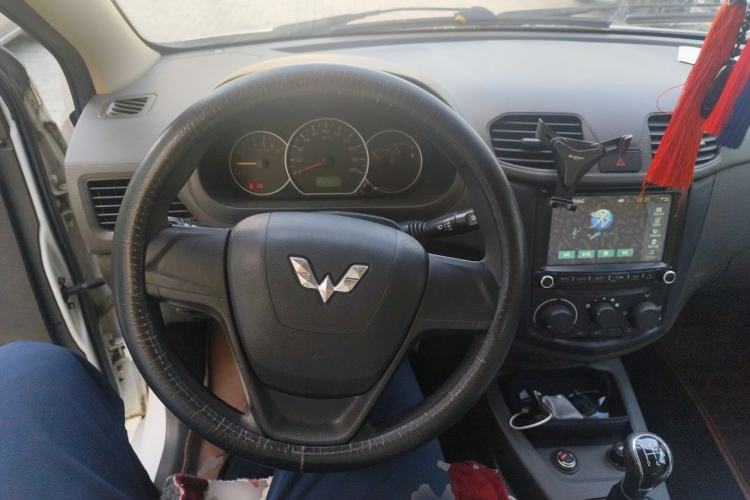 Used Wuling Hongguang 2015 1.2L S Base Model China V Standard Steering Wheel