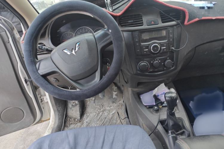 Used Wuling Hongguang 2015 1.2L S Base Model China V Standard Steering Wheel
