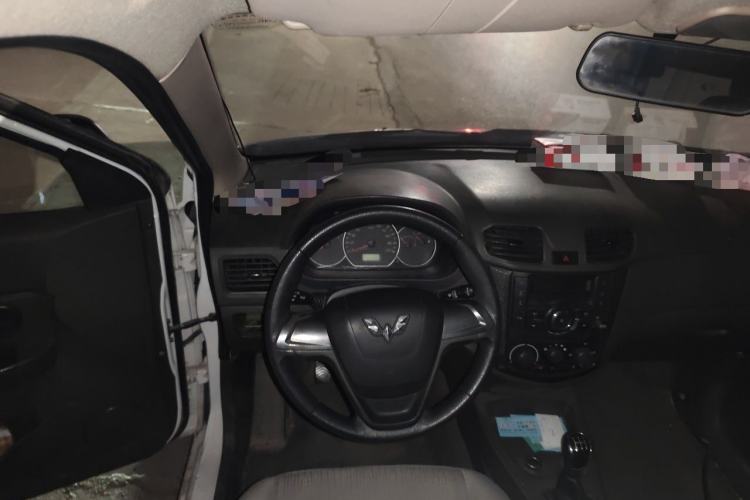 Used Wuling Hongguang 2015 1.5L S Basic Version China V Standard Steering Wheel