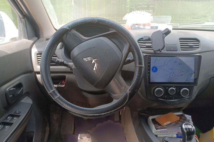 Used Wuling Hongguang 2015 1.5L S Basic Version China V Standard Steering Wheel