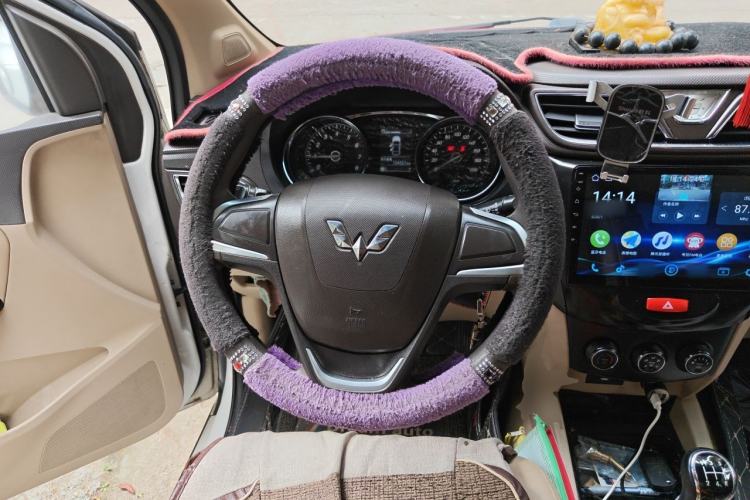 Used Wuling Hongguang 2015 1.5L S1 Comfort China V Standard Steering Wheel