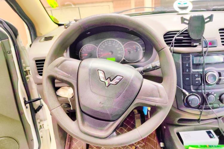 Used Wuling Hongguang 2015 1.2L S Base Model China V Standard Steering Wheel