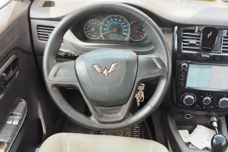 Used Wuling Hongguang 2015 1.5L S1 Standard China V-Emission Standards Steering Wheel
