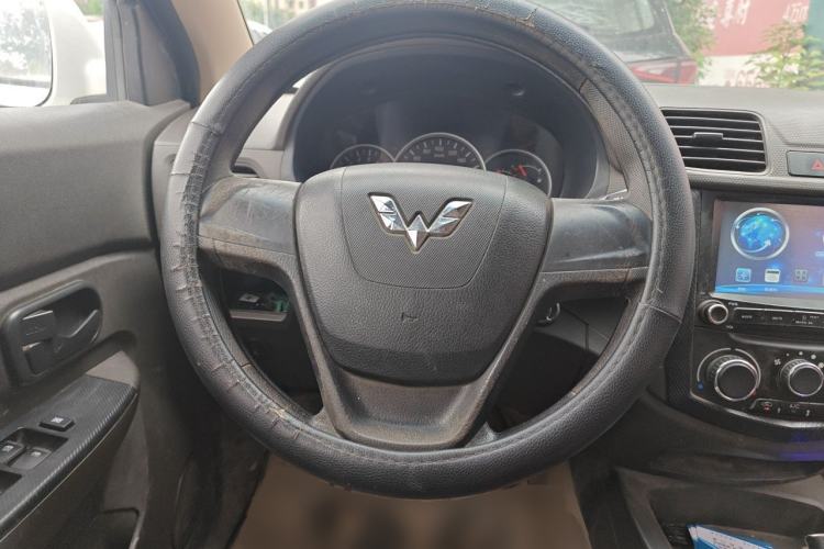 Used Wuling Hongguang 2015 1.2L S Base Model China V Standard Steering Wheel
