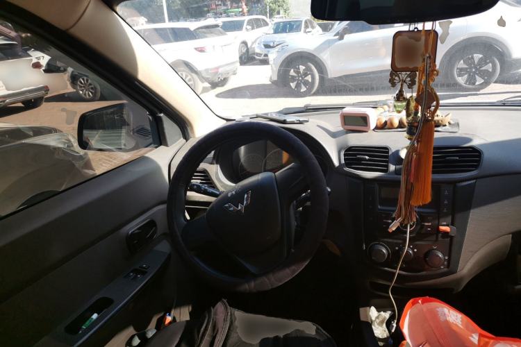Used Wuling Hongguang 2015 1.5L S Basic Version China V Standard Steering Wheel