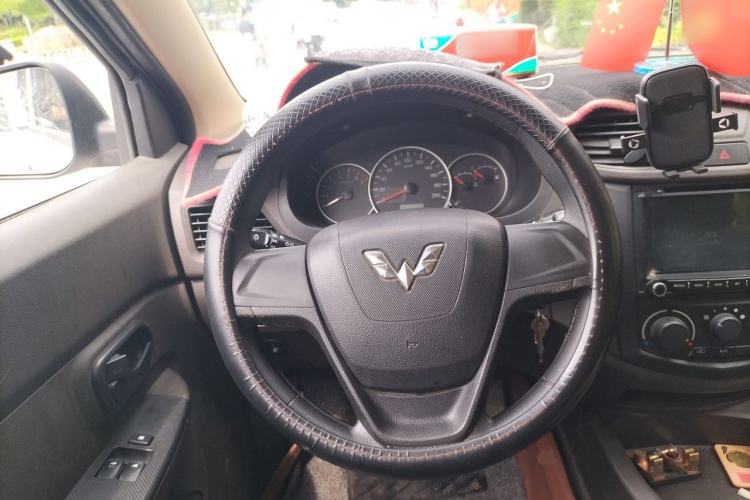 Used Wuling Hongguang 2015 1.2L S Base Model China V Standard Steering Wheel