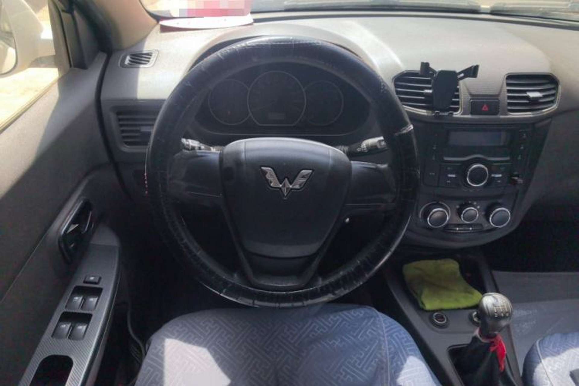 Used Wuling Hongguang 2015 1.5L S Basic Version China V Standard Steering Wheel