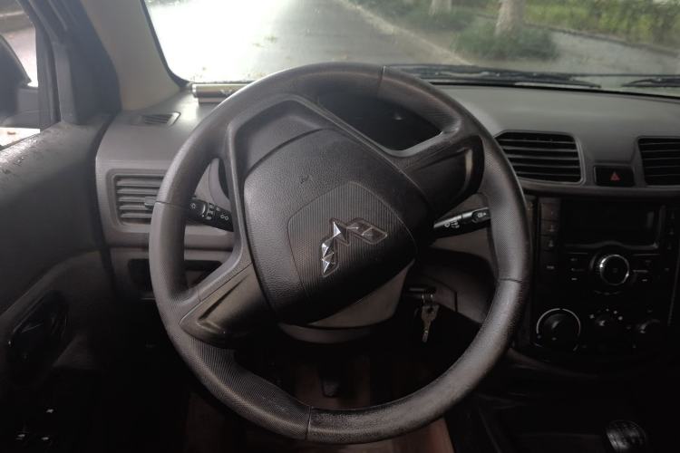 Used Wuling Hongguang 2015 1.5L S Basic Version China V Standard Steering Wheel