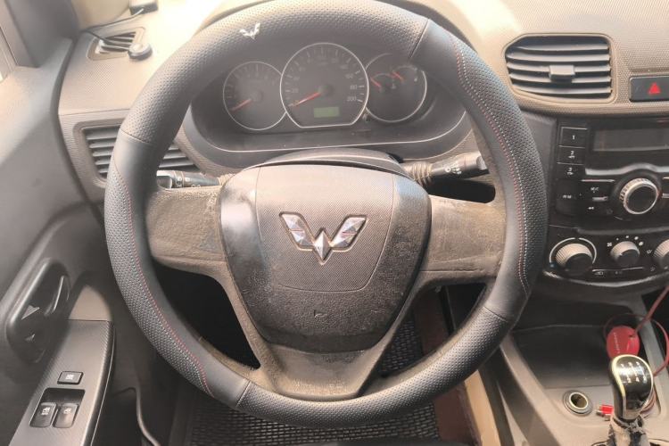 Used Wuling Hongguang 2015 1.2L S Base Model China V Standard Steering Wheel
