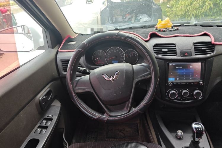 Used Wuling Hongguang 2015 1.5L S Basic Version China V Standard Steering Wheel