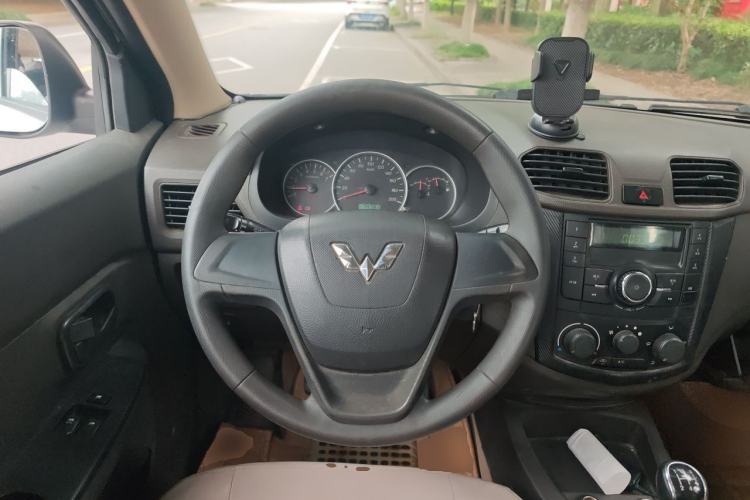 Used Wuling Hongguang 2015 1.2L S Base Model China V Standard Steering Wheel