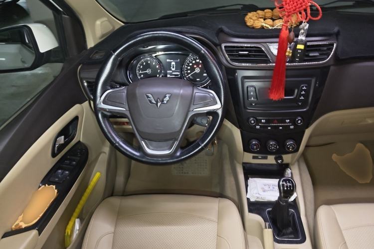 Used Wuling Hongguang 2015 1.5L S1 Comfort China V Standard Steering Wheel