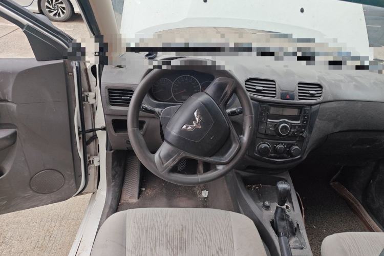 Used Wuling Hongguang 2015 1.2L S Base Model China V Standard Steering Wheel
