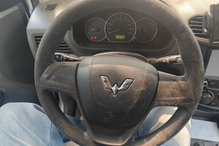 Used Wuling Hongguang 2015 1.5L S Basic Version China V Standard Steering Wheel