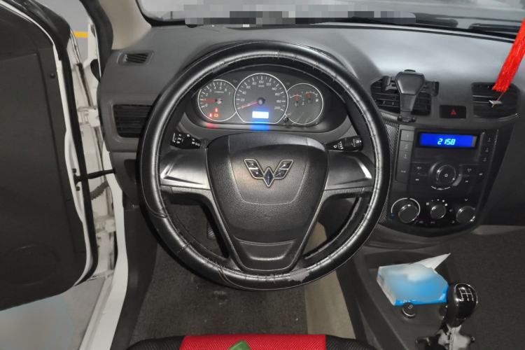 Used Wuling Hongguang 2015 1.5L S1 Standard China V-Emission Standards Steering Wheel