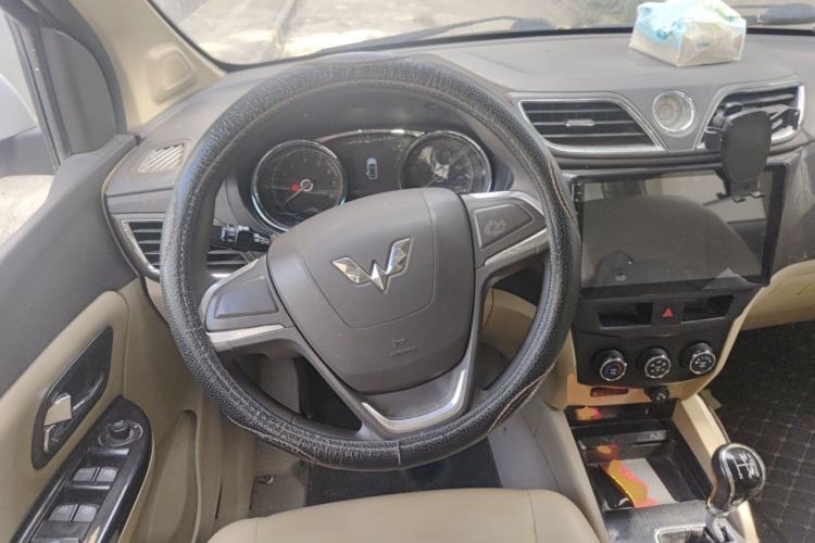 Used Wuling Hongguang 2015 1.5L S1 Comfort China V Standard Steering Wheel