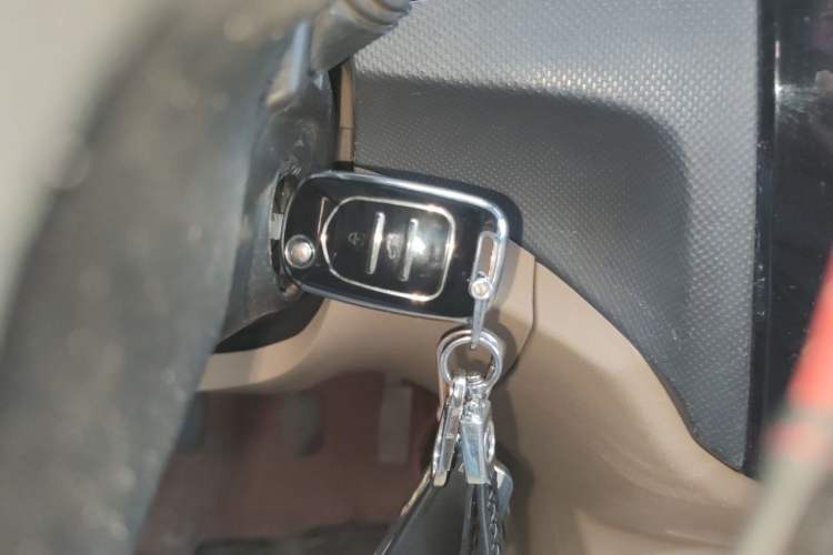 Used Wuling Hongguang 2015 1.5L S Base Model China IV Vehicle Key