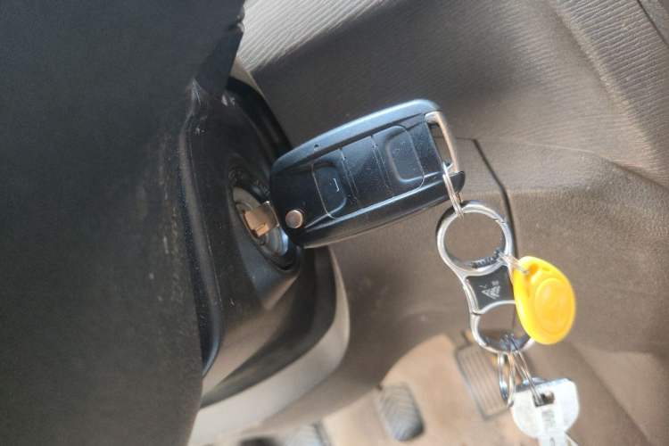 Used Wuling Hongguang 2015 1.2L S Base Model China V Standard Vehicle Key