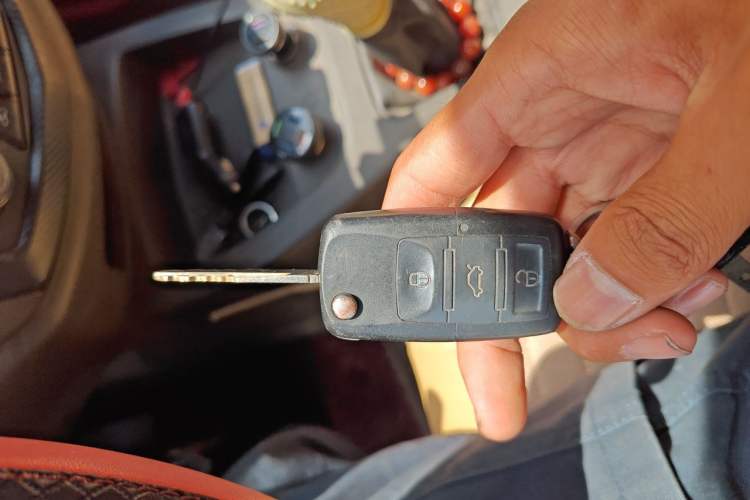 Used Wuling Hongguang 2015 1.5L S Base Model China IV Vehicle Key