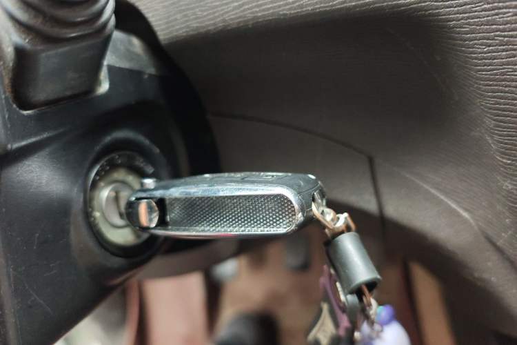 Used Wuling Hongguang 2015 1.5L S Basic Version China V Standard Vehicle Key