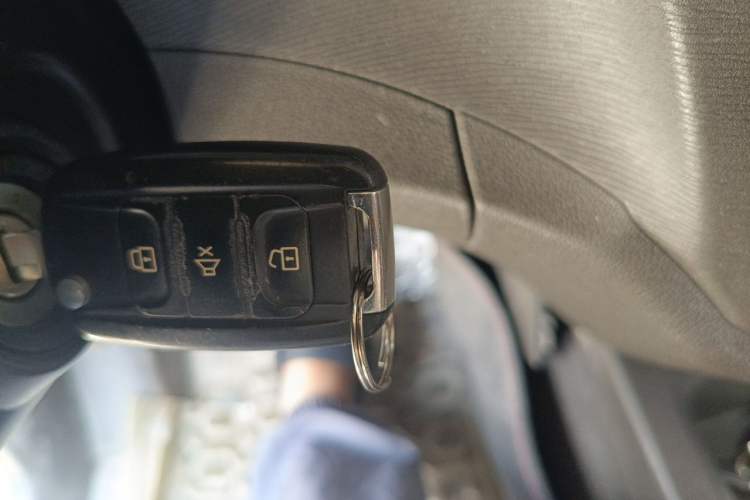Used Wuling Hongguang 2015 1.5L S Basic Version China V Standard Vehicle Key