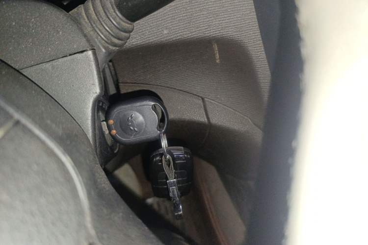 Used Wuling Hongguang 2015 1.5L S Basic Version China V Standard Vehicle Key