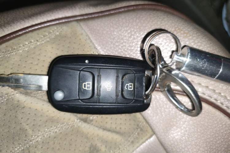 Used Wuling Hongguang 2015 1.5L S Basic Version China V Standard Vehicle Key
