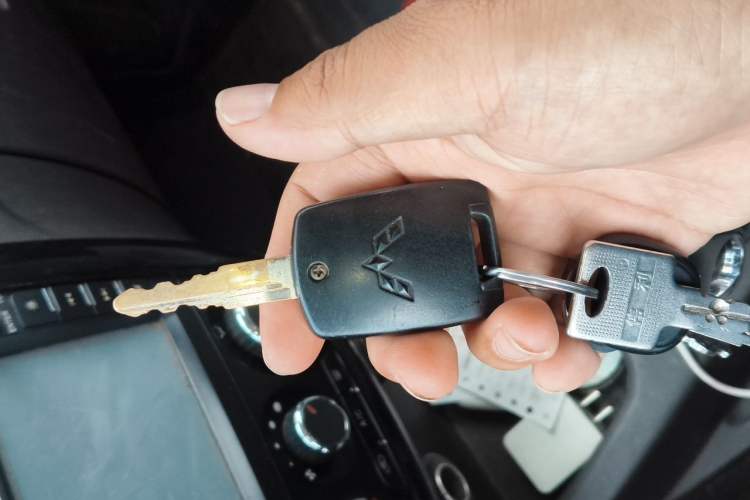Used Wuling Hongguang 2015 1.5L S1 Standard China V-Emission Standards Vehicle Key