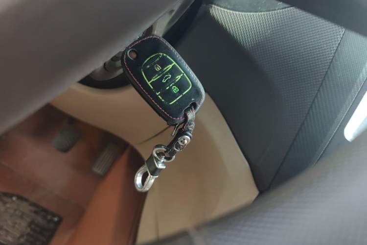 Used Wuling Hongguang 2015 1.5L S1 Standard China V-Emission Standards Vehicle Key