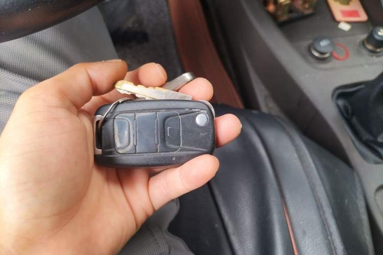 Used Wuling Hongguang 2015 1.2L S Base Model China V Standard Vehicle Key