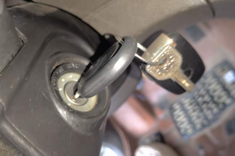 Used Wuling Hongguang 2015 1.5L S Basic Version China V Standard Vehicle Key