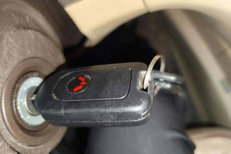 Used Wuling Hongguang 2015 1.5L S1 Standard China V-Emission Standards Vehicle Key