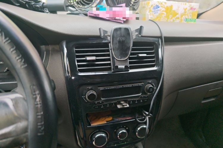 Used Wuling Hongguang 2015 1.5L S1 Standard China V-Emission Standards Audio And AC Panel