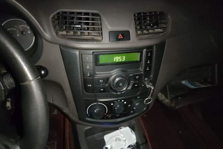 Used Wuling Hongguang 2015 1.5L S Base Model China IV Audio And AC Panel