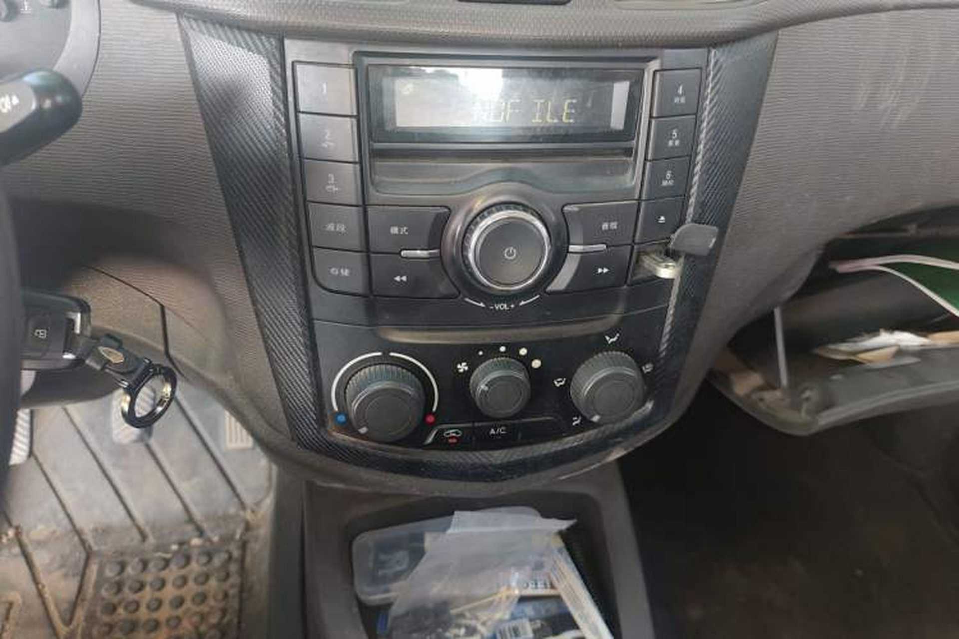 Used Wuling Hongguang 2015 1.5L S Basic Version China V Standard Audio And AC Panel