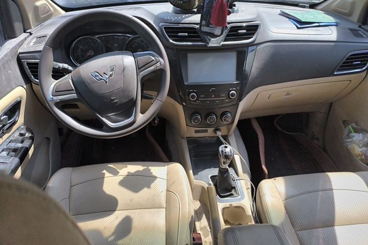 Used Wuling Hongguang 2015 1.5L S1 Comfort China V Standard Center Console