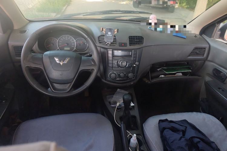 Used Wuling Hongguang 2015 1.5L S Basic Version China V Standard Center Console