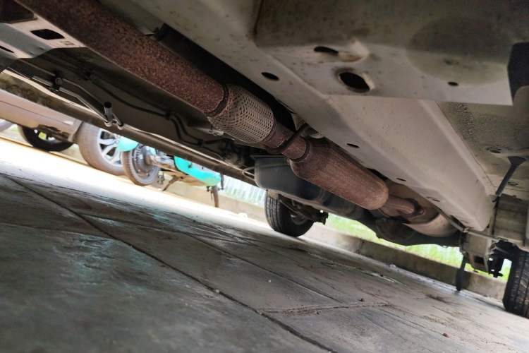 Used Wuling Hongguang 2015 1.5L S Basic Version China V Standard Chassis Front Left