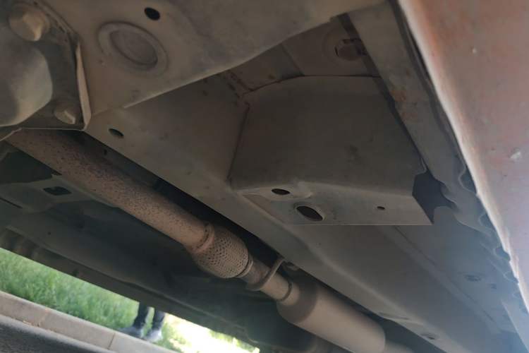Used Wuling Hongguang 2015 1.5L S Basic Version China V Standard Chassis Front Left