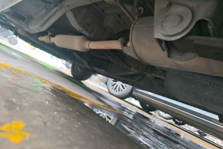 Used Wuling Hongguang 2015 1.5L S1 Standard China V-Emission Standards Chassis Rear Left
