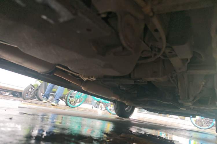 Used Wuling Hongguang 2015 1.5L S1 Standard China V-Emission Standards Chassis Rear Right
