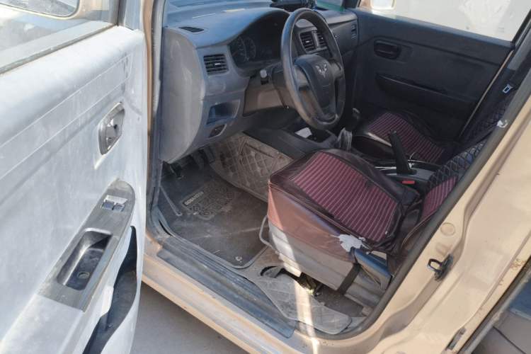 Used Wuling Hongguang 2015 1.2L S Base Model China V Standard Driver Seat