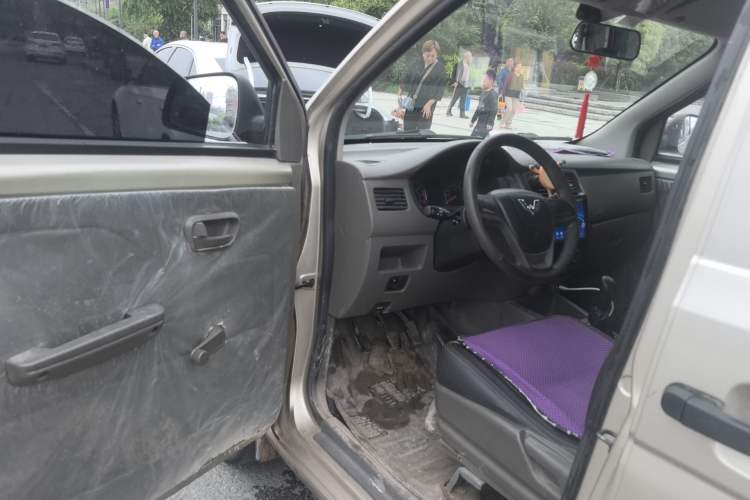 Used Wuling Hongguang 2015 1.5L S1 Standard China V-Emission Standards Driver Seat