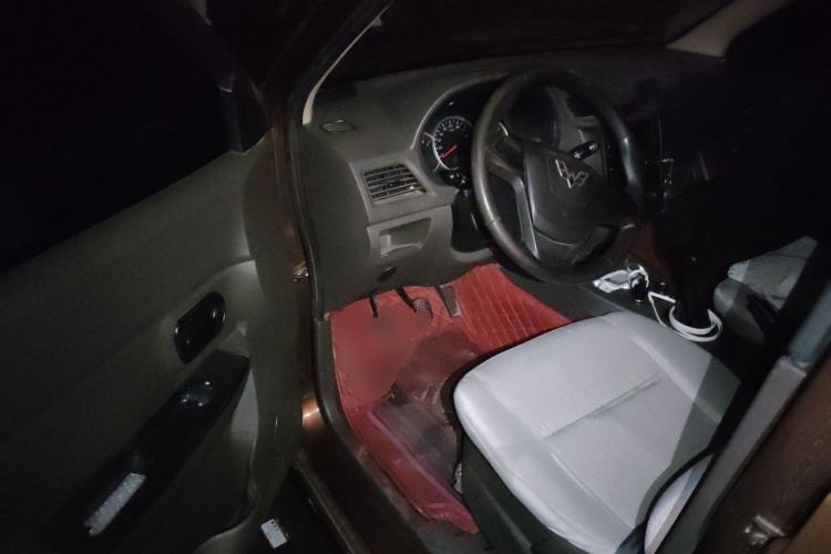 Used Wuling Hongguang 2015 1.5L S Base Model China IV Driver Seat