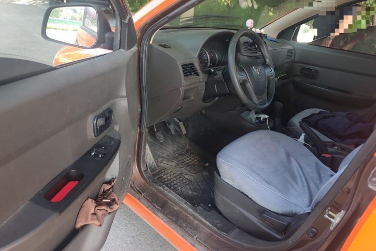 Used Wuling Hongguang 2015 1.5L S Basic Version China V Standard Driver Seat