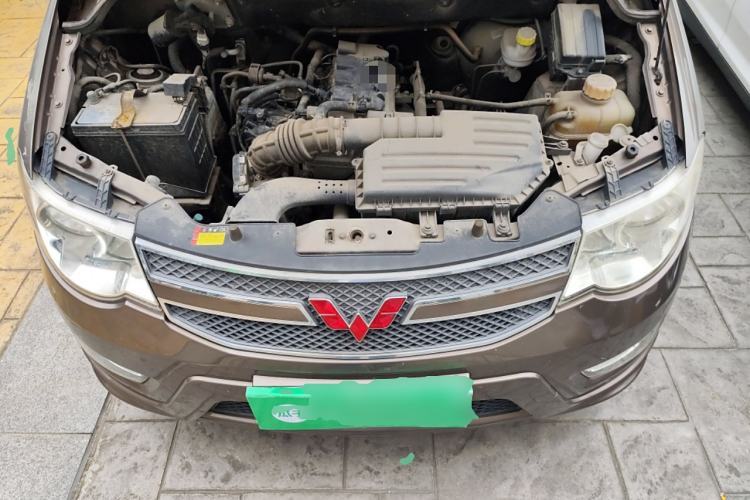 Used Wuling Hongguang 2015 1.5L S Basic Version China V Standard Engine Bay
