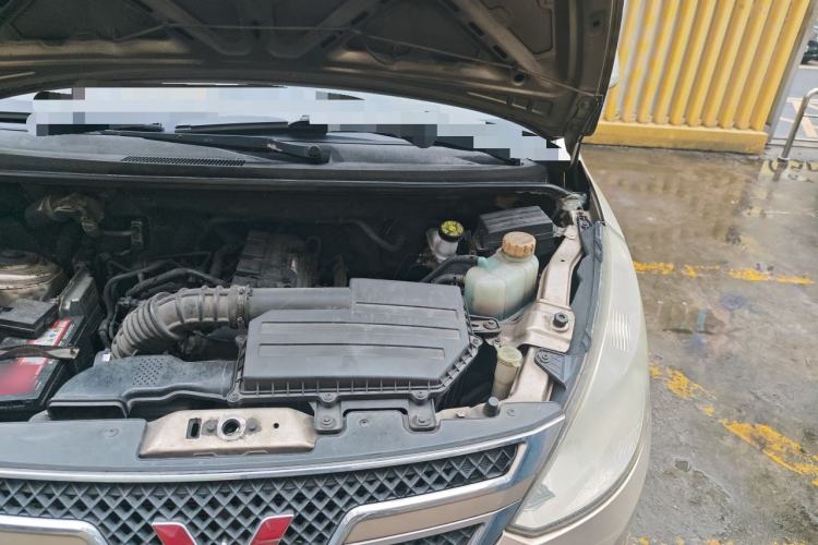Used Wuling Hongguang 2015 1.5L S1 Standard China V-Emission Standards Engine Bay Left